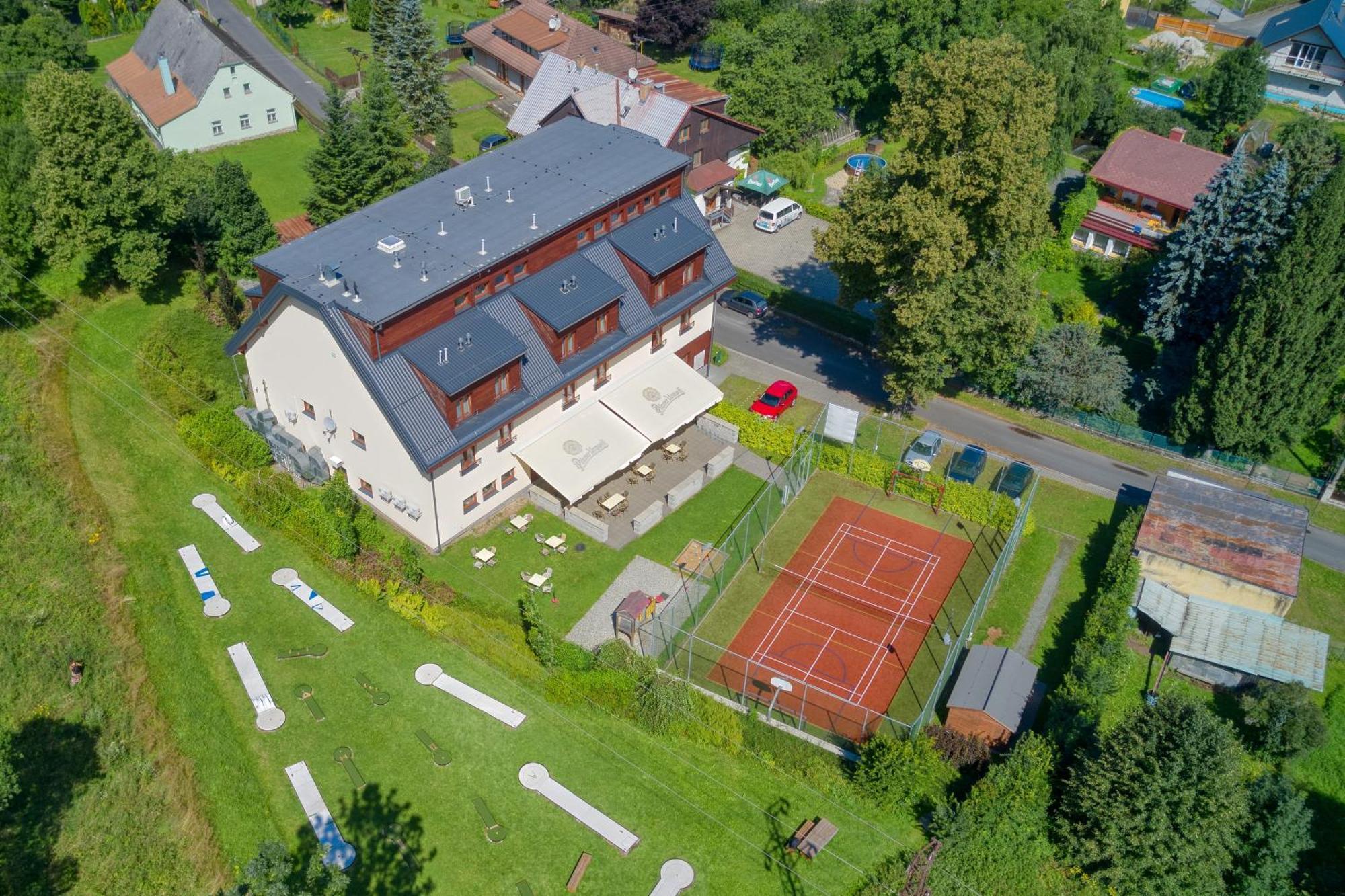 Hotel Toc Lipová-lázně Esterno foto