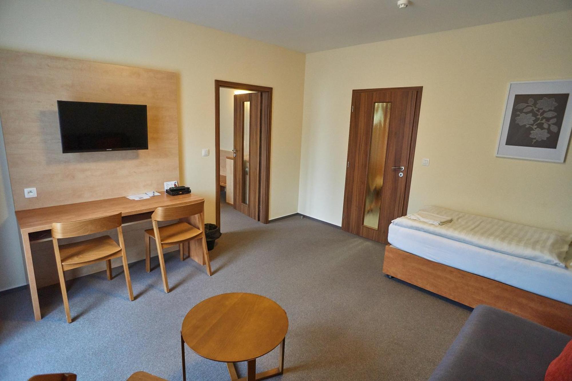 Hotel Toc Lipová-lázně Esterno foto