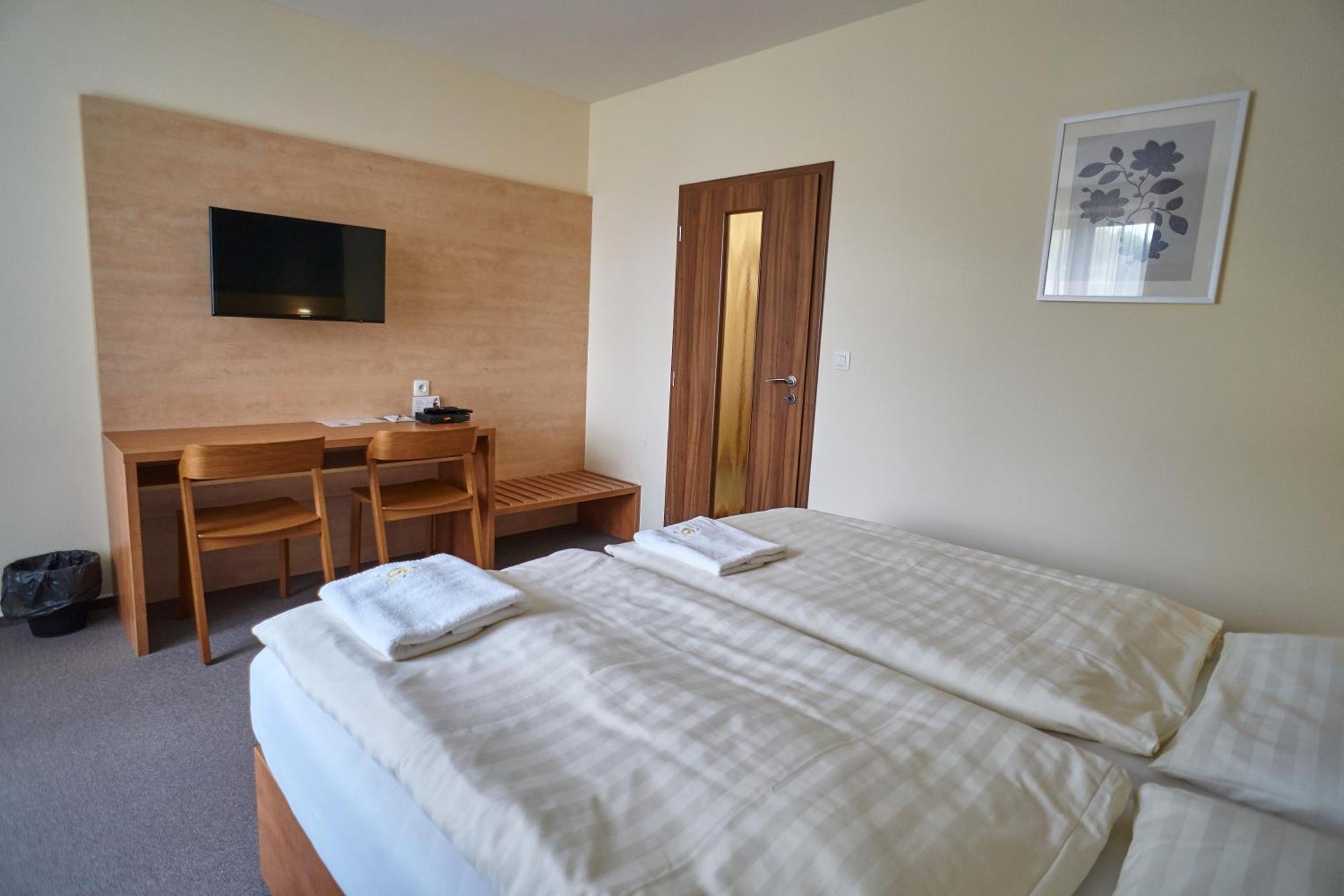 Hotel Toc Lipová-lázně Esterno foto