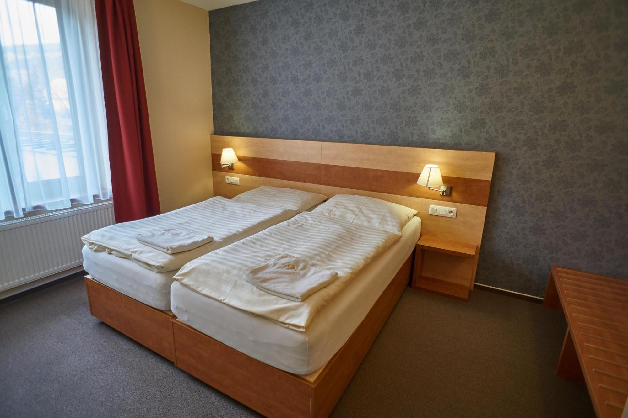 Hotel Toc Lipová-lázně Esterno foto