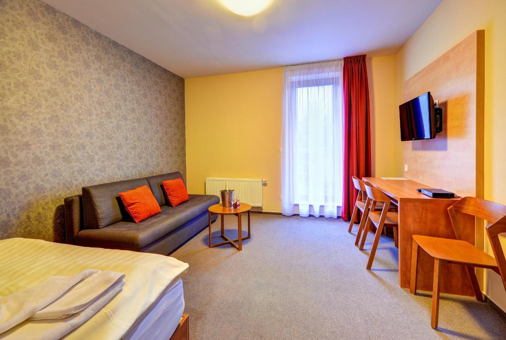 Hotel Toc Lipová-lázně Esterno foto