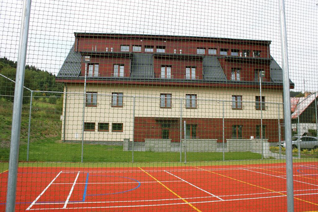 Hotel Toc Lipová-lázně Esterno foto