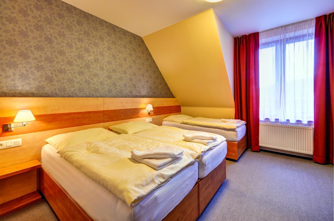 Hotel Toc Lipová-lázně Esterno foto